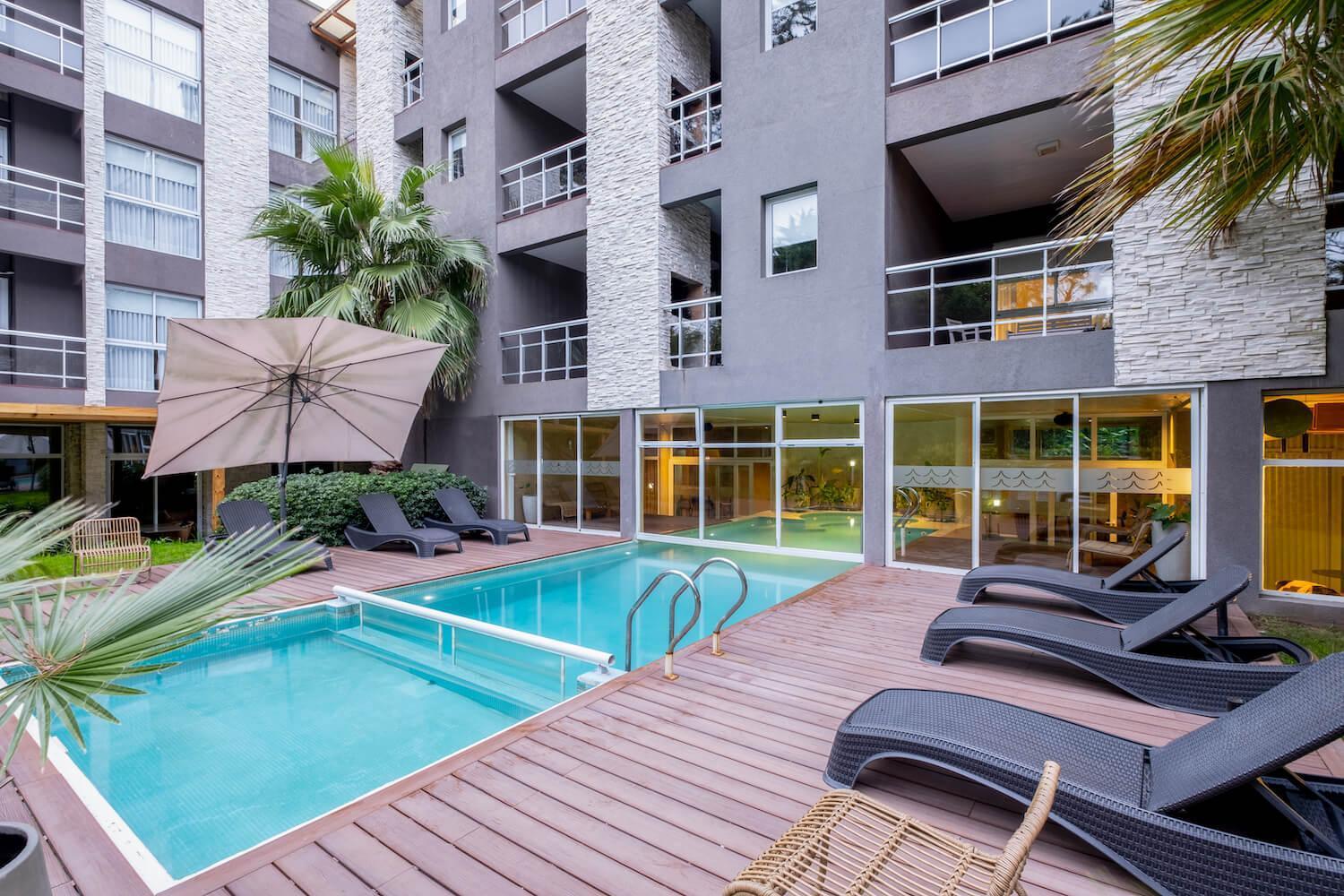 Suite House Carilo Exterior photo