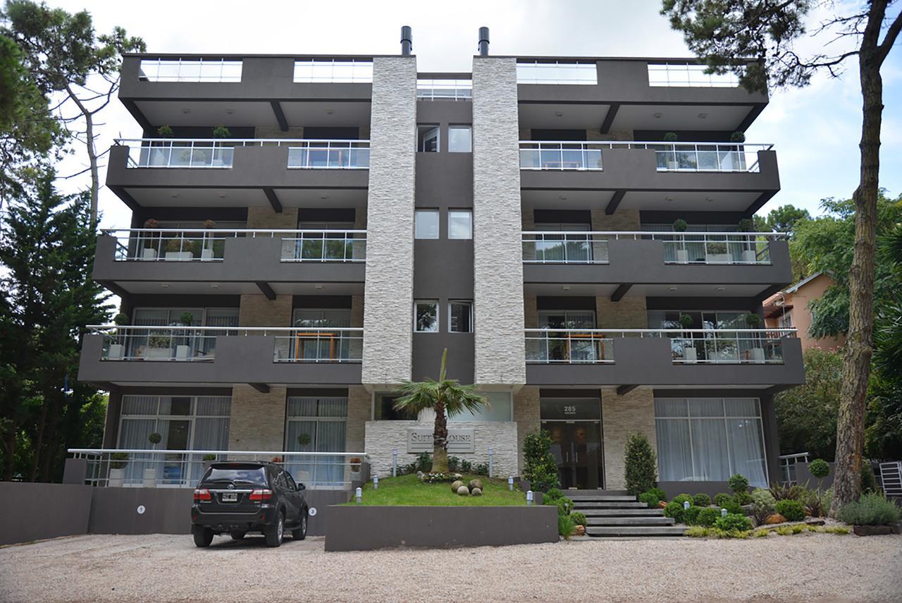 Suite House Carilo Exterior photo